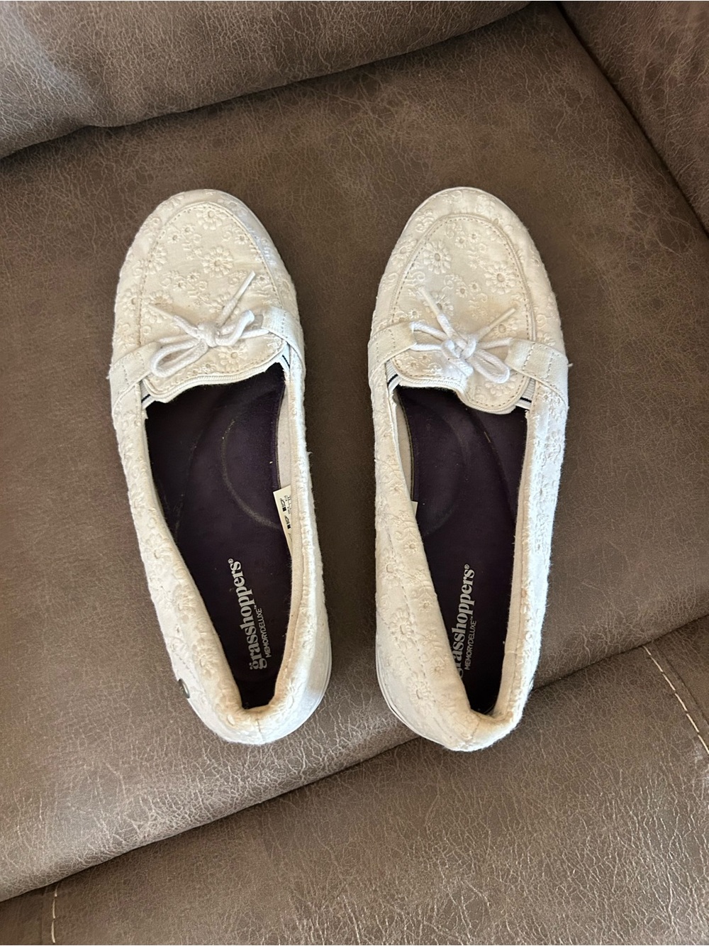 Grasshoppers White Floral Lace Moccasin Flats